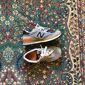 New balance tennis shoes